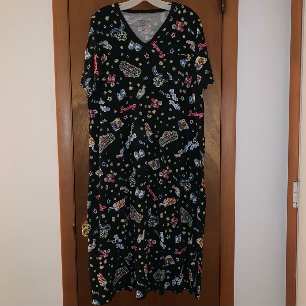 Women’s S Relaxed Fit DREAMS CO Broadway Showtime Film Theater Long Sleep Shirt